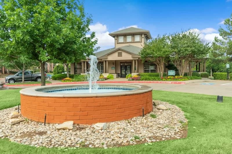 Arlington apartments for rent - image - Falcon Lakes - 09.jpg