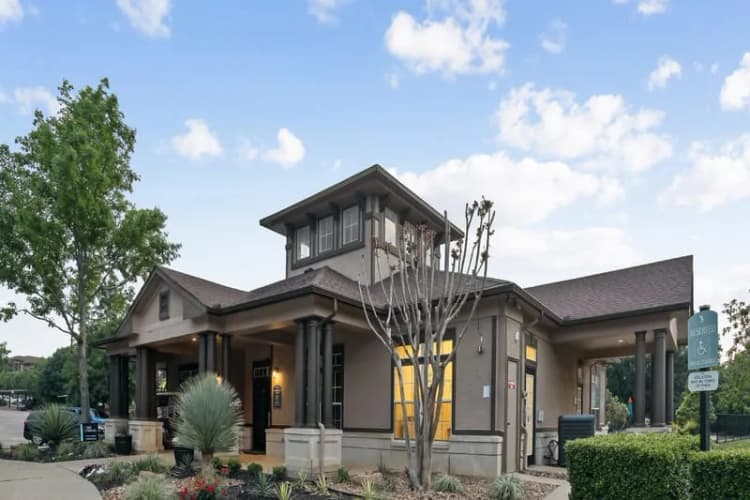 Arlington apartments for rent - image - Falcon Lakes - 13.jpg