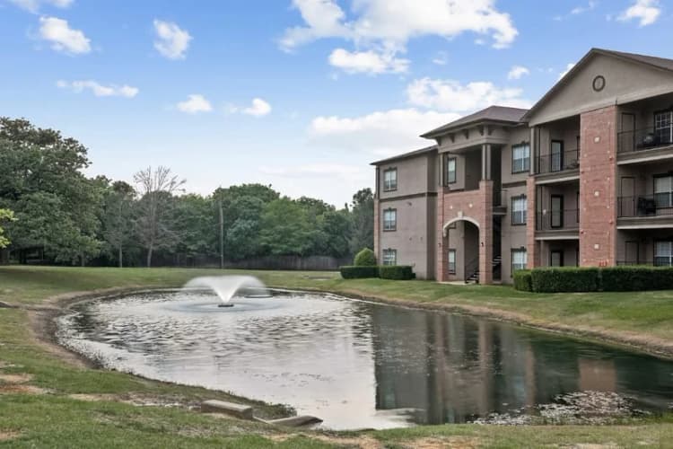 Arlington apartments for rent - image - Falcon Lakes - 30.jpg