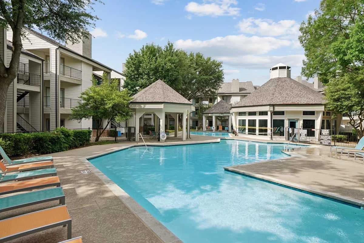 Arlington apartments for rent - Property image - Laurels Of Sendera - 2