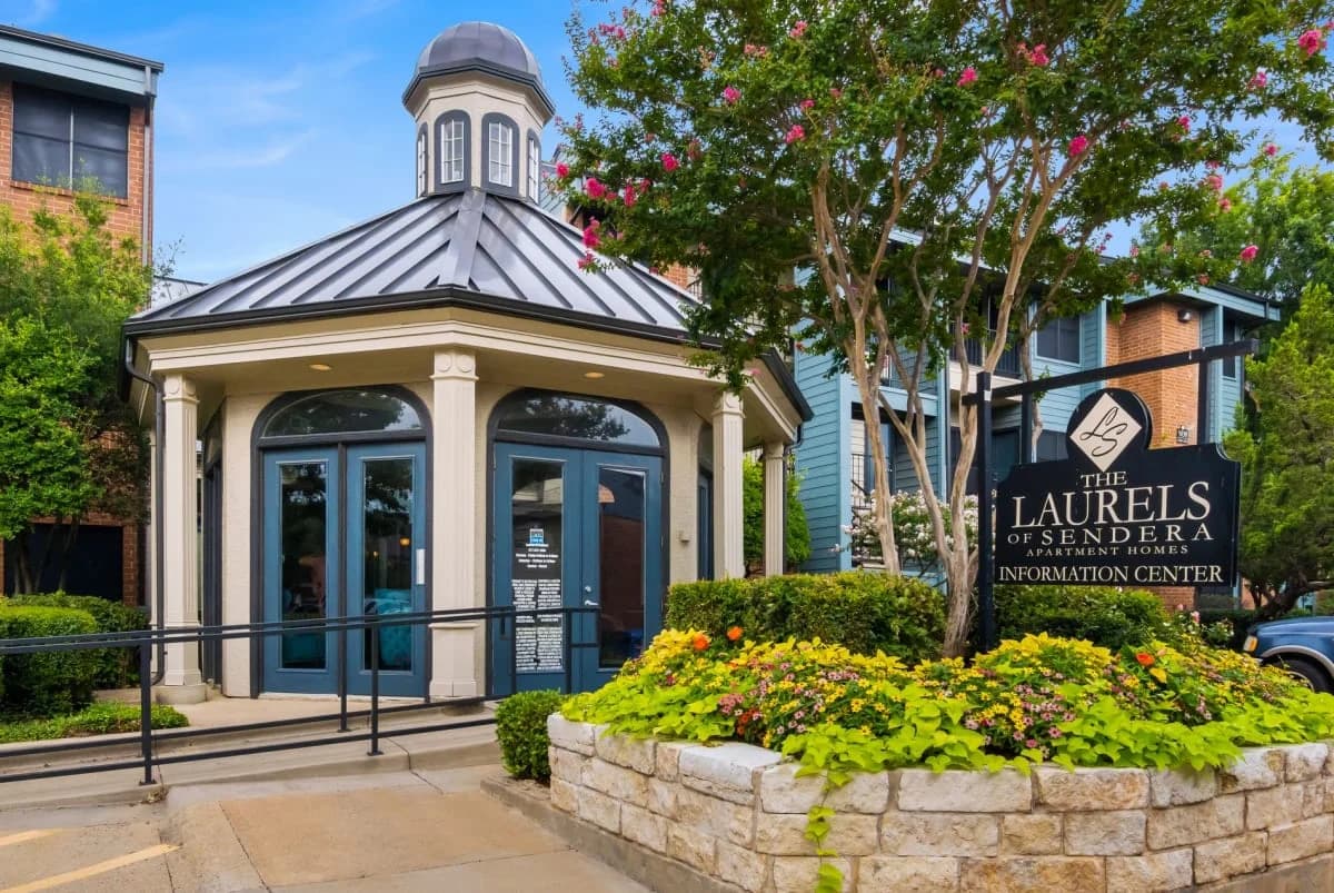 Arlington apartments for rent - image - Laurels Of Sendera - 02.jpg