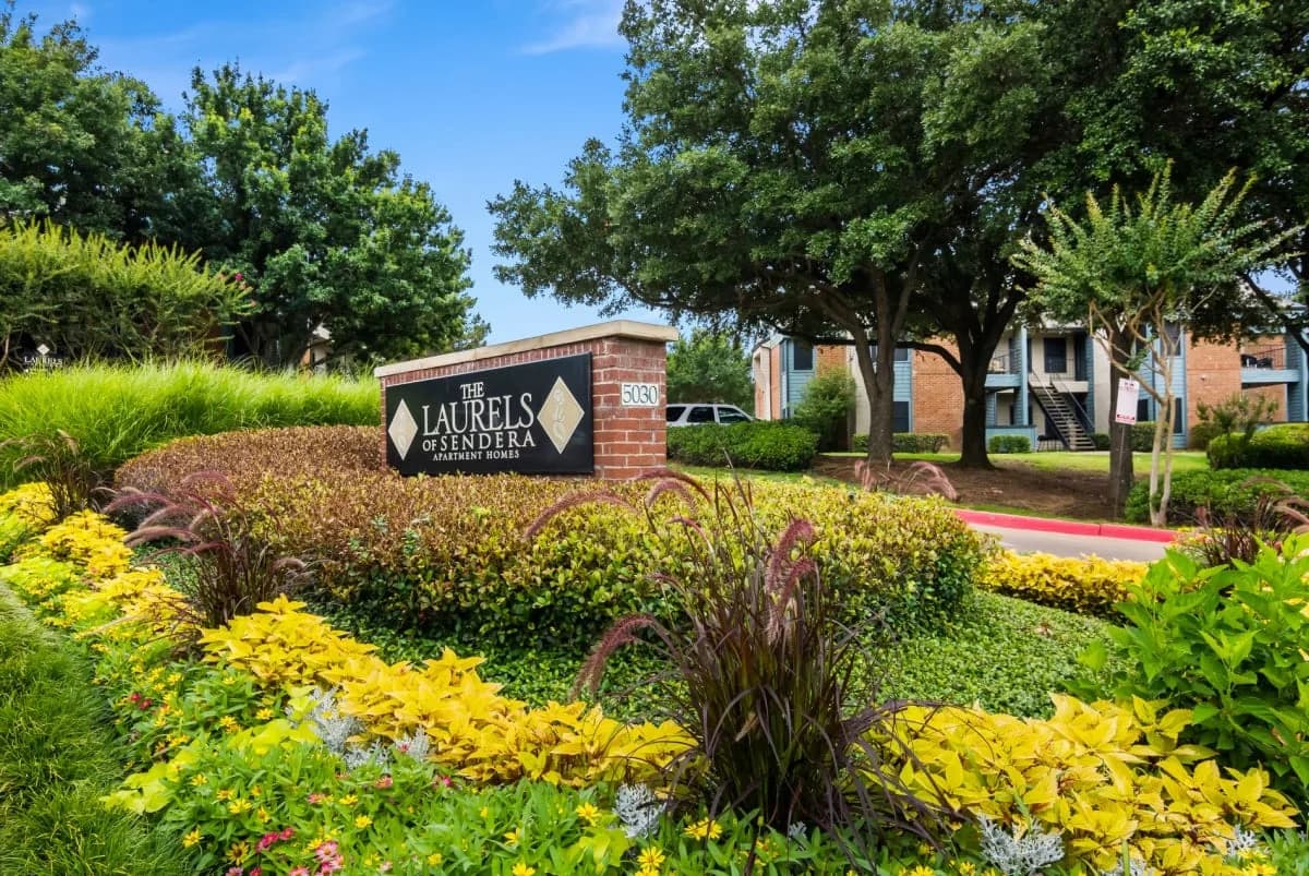Arlington apartments for rent - Property image - Laurels Of Sendera - 1