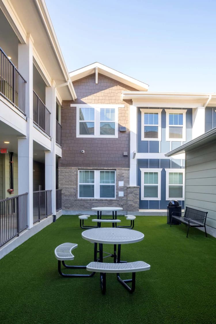Arlington apartments for rent - image - Lydle Ridge Apartments - 04.jpg