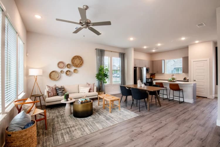 Arlington apartments for rent - image - Mission At Johnson Creek - 04.jpg