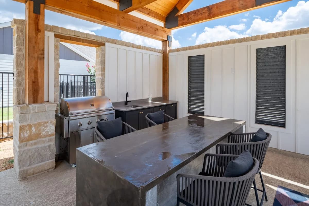 Arlington apartments for rent - Property image - Mission At Johnson Creek - 1