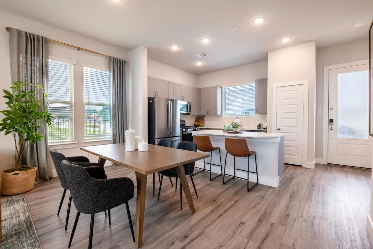 Arlington apartments for rent - image - Mission At Johnson Creek - 12.jpg