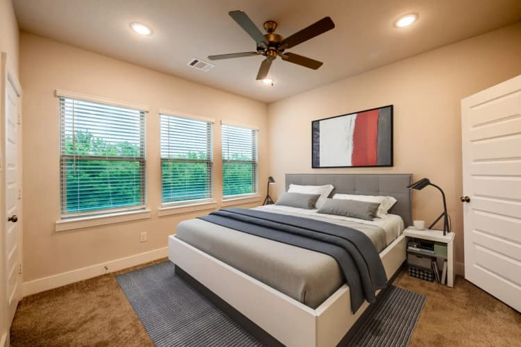 Arlington apartments for rent - image - Mission At Johnson Creek - 27.jpg