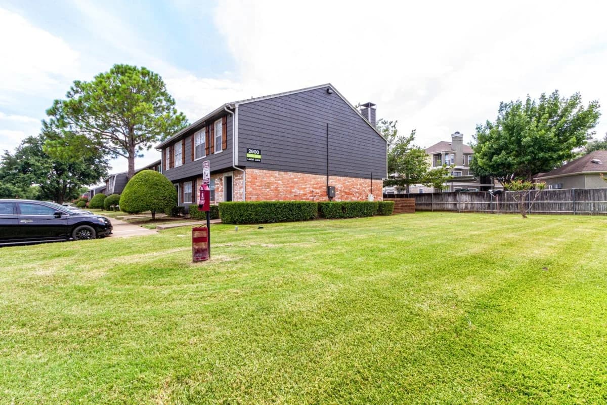 Arlington apartments for rent - Property image - Park City Townhomes - 1