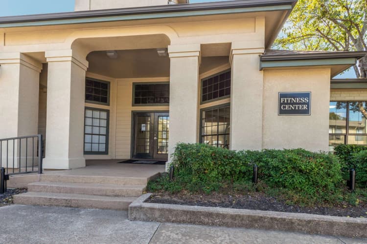 Arlington apartments for rent - image - Pavilion - 03.jpg
