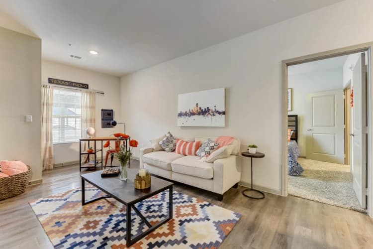 Arlington apartments for rent - image - Riverside Apartments - 02.jpg