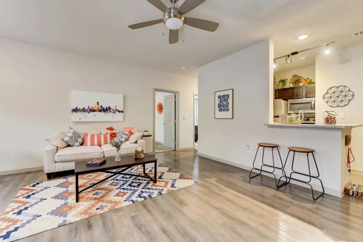 Arlington apartments for rent - image - Riverside Apartments - 03.jpg