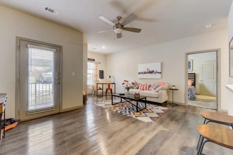 Arlington apartments for rent - image - Riverside Apartments - 04.jpg