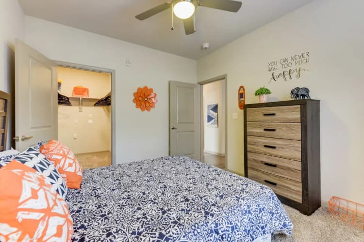 Arlington apartments for rent - image - Riverside Apartments - 08.jpg