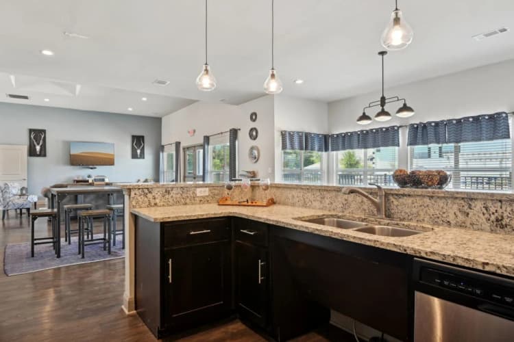 Arlington apartments for rent - image - Riverside Apartments - 16.jpg