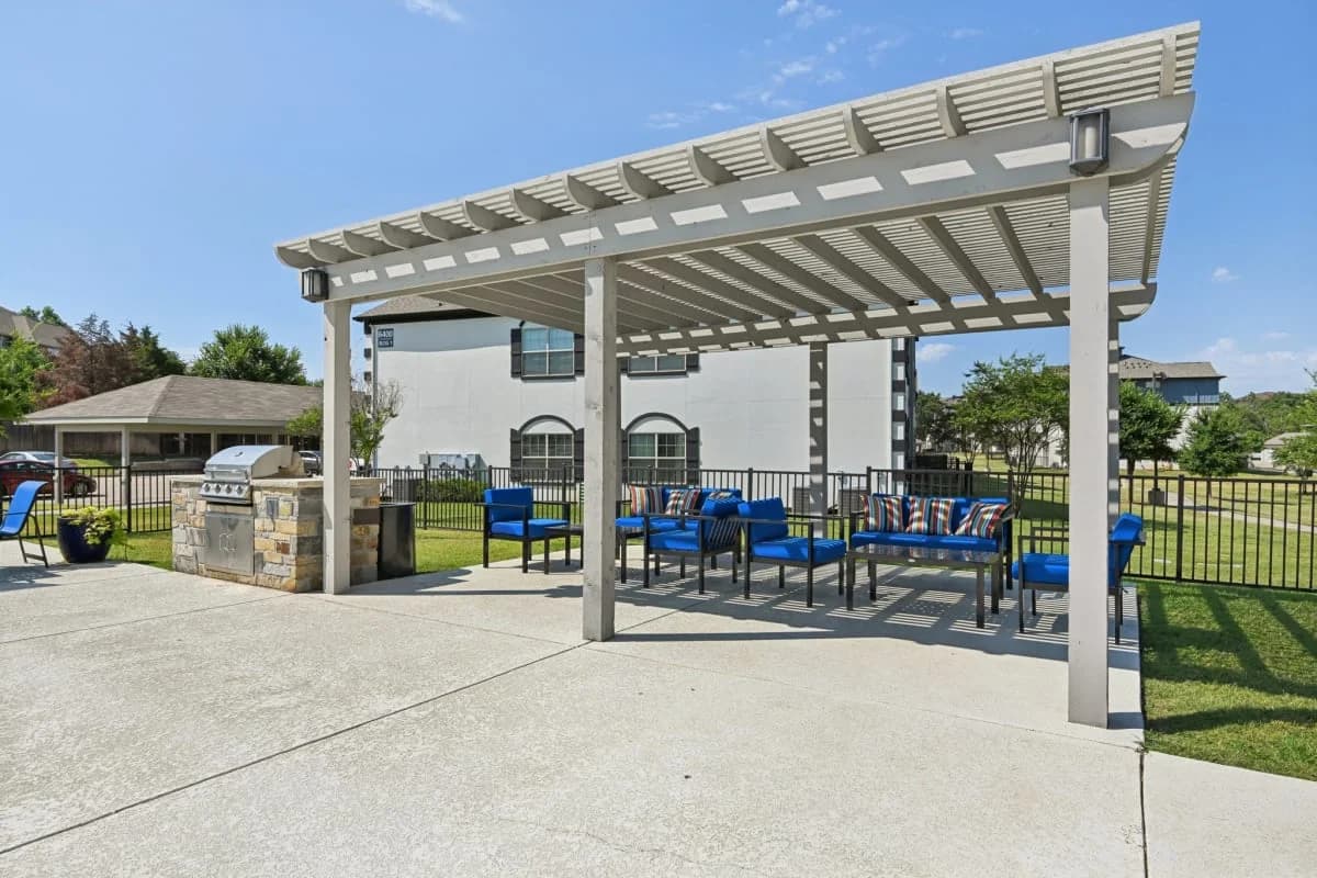 Arlington apartments for rent - Property image - Riverside Apartments - 3
