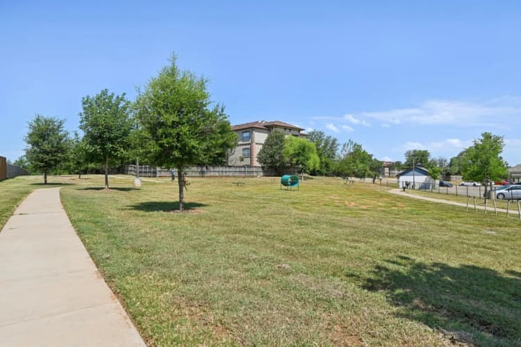 Arlington apartments for rent - image - Riverside Apartments - 29.jpg