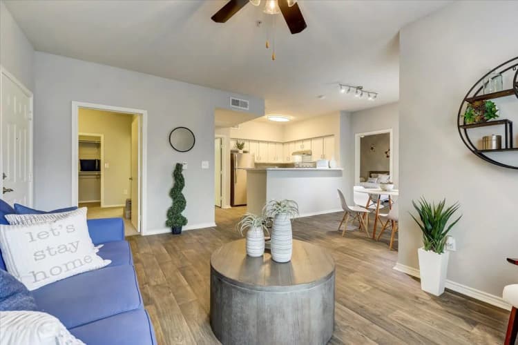 Arlington apartments for rent - image - Southpoint Villas - 02.jpg