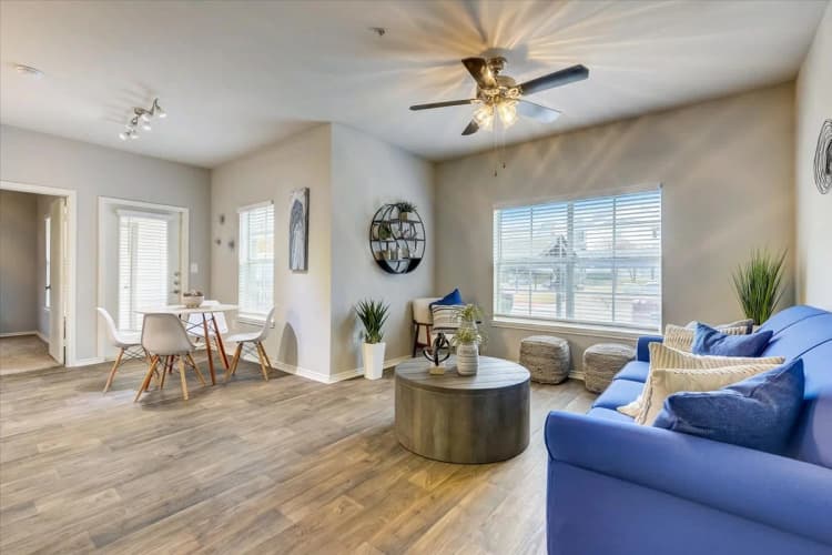 Arlington apartments for rent - image - Southpoint Villas - 01.jpg