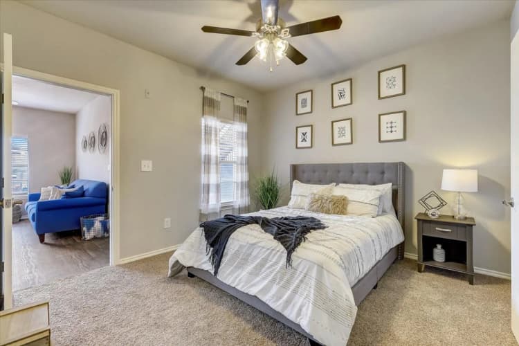 Arlington apartments for rent - image - Southpoint Villas - 08.jpg