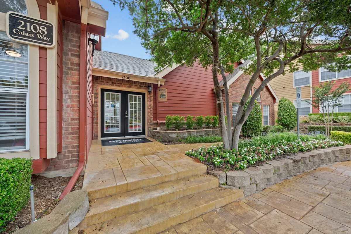 Arlington apartments for rent - Property image - Bravo Apartment Living - 1